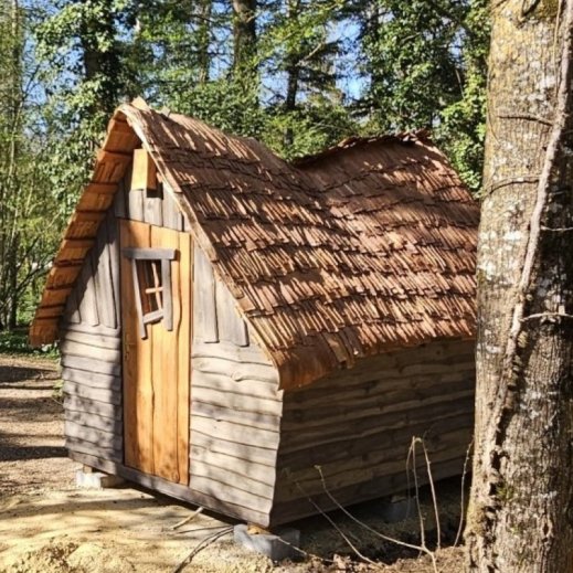 cabane ferique enchanteel, isole
