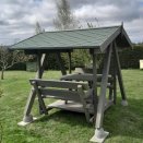 Balancelle Pique- Nique en bois avec toit