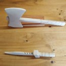 Lot de 2 jouets en bois: tomahawk et couteau